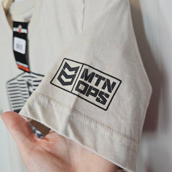 Mtn Ops Mountain NWT Eminent Sand Cream Outdoor Black Shirt Men's Size Small - Picture 3 of 7